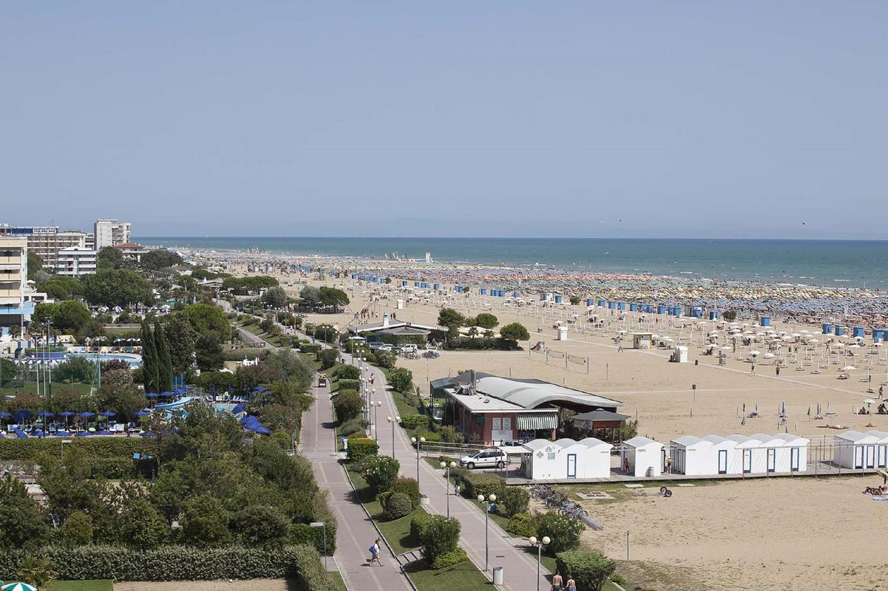 Columbus - Appartamenti Bibione Exteriör bild